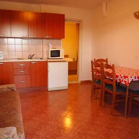 In 6930 Orebić